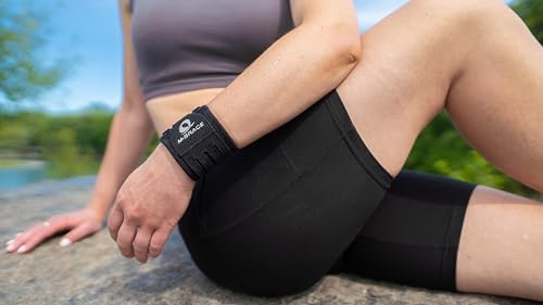 Wrist Support Brace - Adjustable for Light Traumas and Minor Injuries - Regular, Black