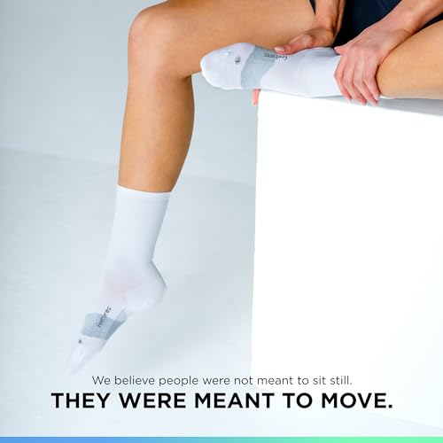 Feetures Elite Light Cushion Mini Crew Socks - Medium White 3 Pairs