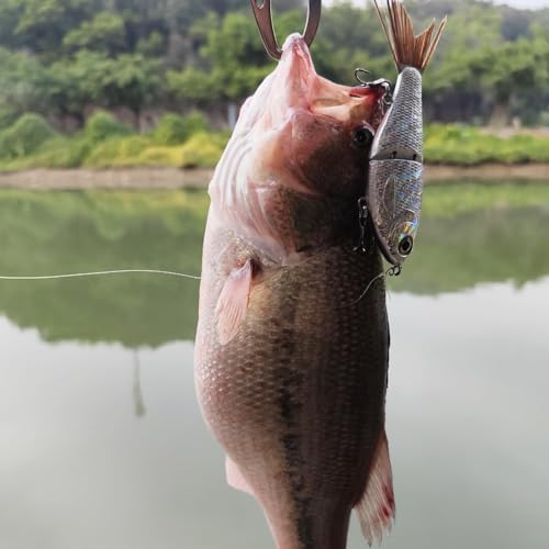 4.7in White Lifelike Fishing Lure with Fur Tail for Bass Trout Shad Musky