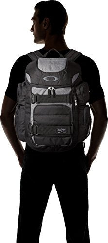 Oakley Men's Enduro 2.0 30L Backpack - Blackout, Laptop & Electronics Storage