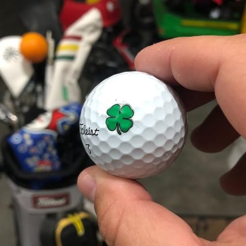 Golfdotz - USGA Rule Conforming Golf Ball Markers, Golf Ball Stickers for Marking Balls, No More Smearing from Stamps, Gifts for Golfers, Dads, and Retirees, (Lucky Clover; 32-Count)