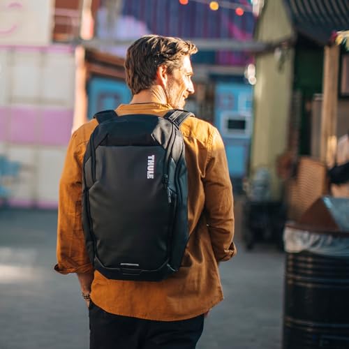 Thule Chasm 26L Backpack Black - Weather-Resistant Daypack for Travel & Sport