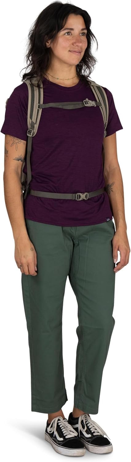 Osprey Daylite Commuter Backpack - Lightweight Everyday Bag with Laptop Sleeve & Water Bottle Pockets