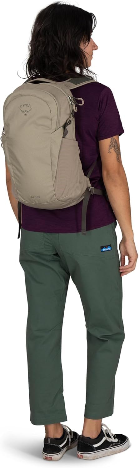 Osprey Daylite Commuter Backpack - Lightweight Everyday Bag with Laptop Sleeve & Water Bottle Pockets