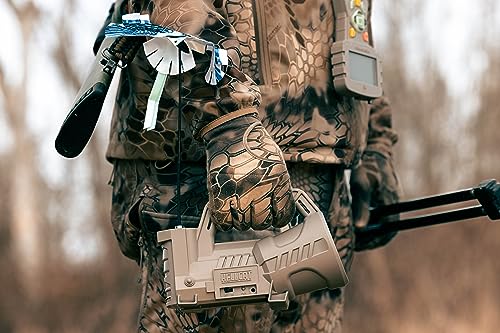 FOXPRO Hellcat Electronic Predator Call with Remote & Decoy