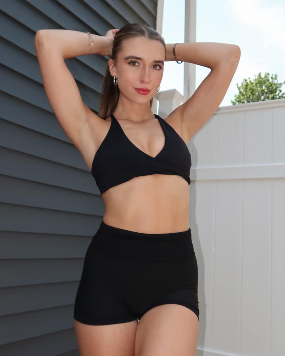 SUUKSESS Women's Strappy Sports Bra Set - Open Back & Twist V Neck Workout Crop Tops