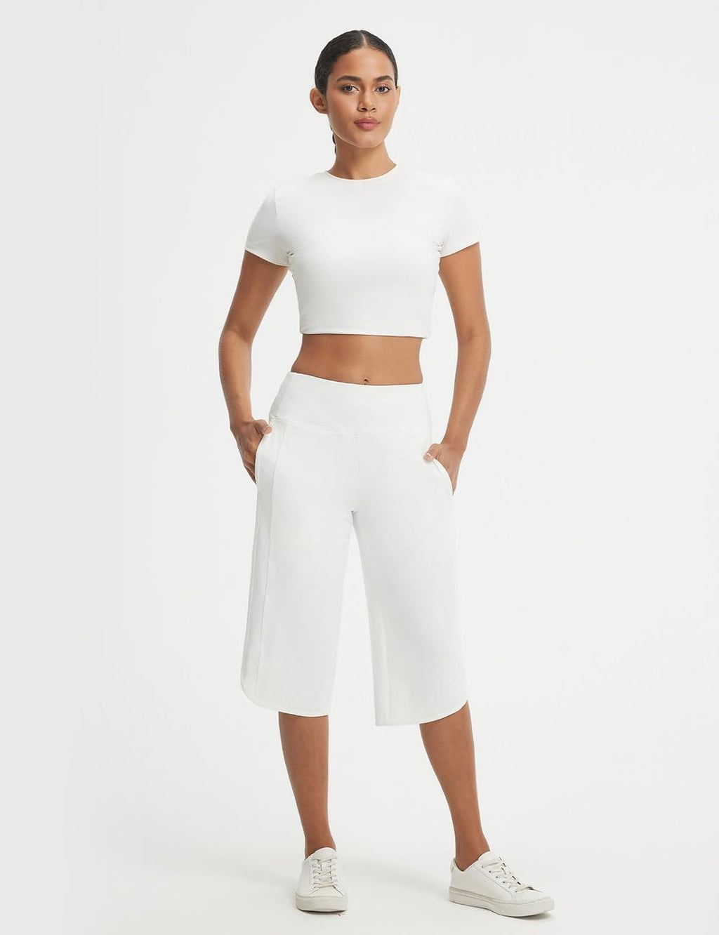 Baleaf Women's Capri Pants - Straight Leg Yoga Capris with Pockets | 17" Mid-Calf Workout Leggings