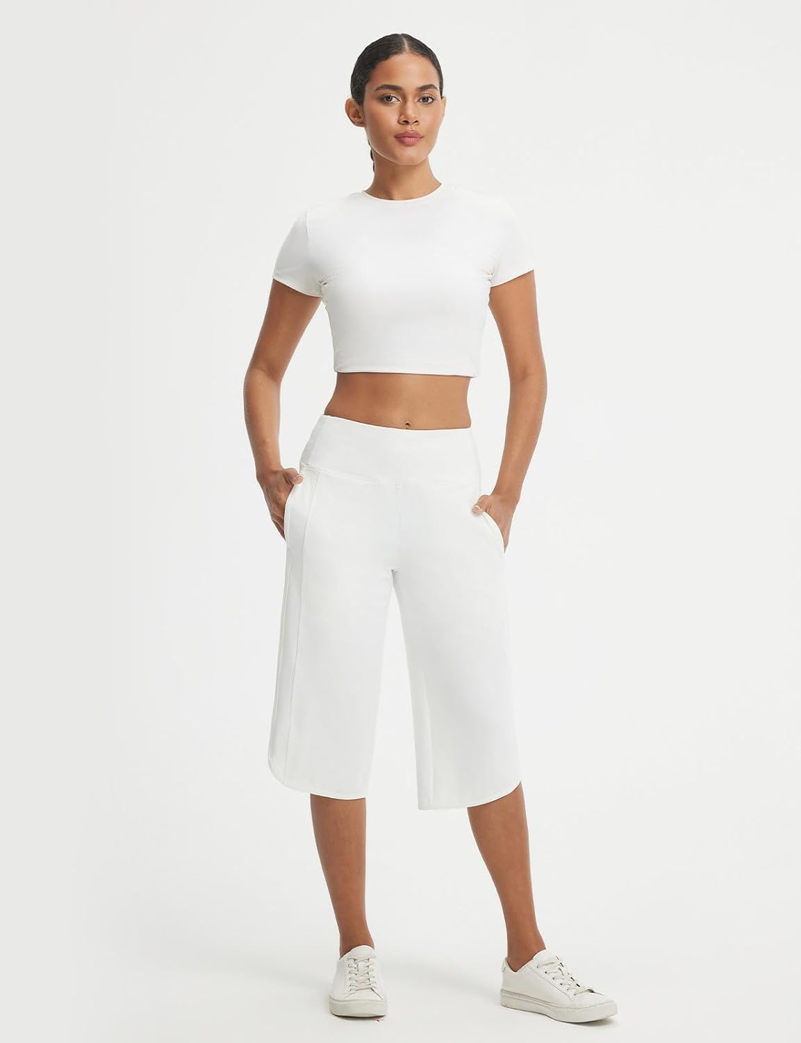 Baleaf Women's Capri Pants - Straight Leg Yoga Capris with Pockets | 17" Mid-Calf Workout Leggings