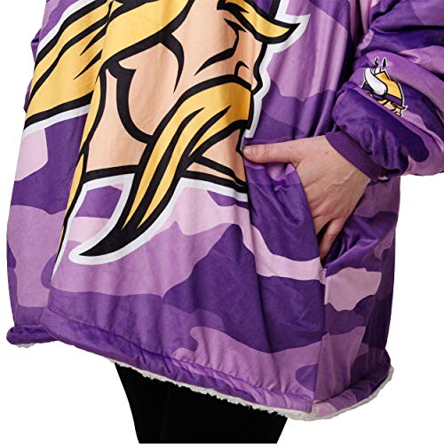 FOCO NFL Team Logo Reversible Sherpa Hoodie Sweatshirt - Vikings, Camo, One Size