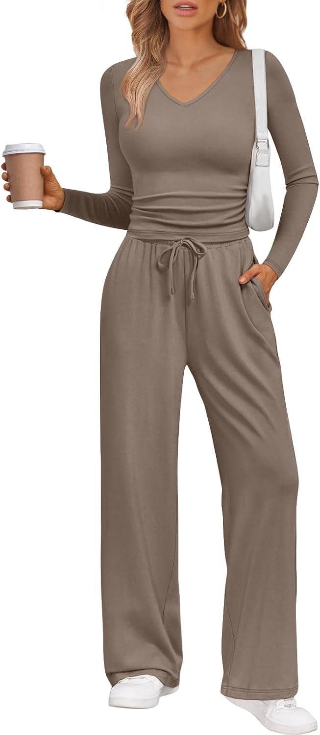 Trendy Queen 2-Piece Lounge Set for Women - Stylish Fall Sweatsuit in Comfortable Fit