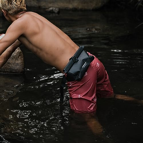 Waterproof Fanny Pack with Magnetic Closure - Black Water-Resistant Waist Bag