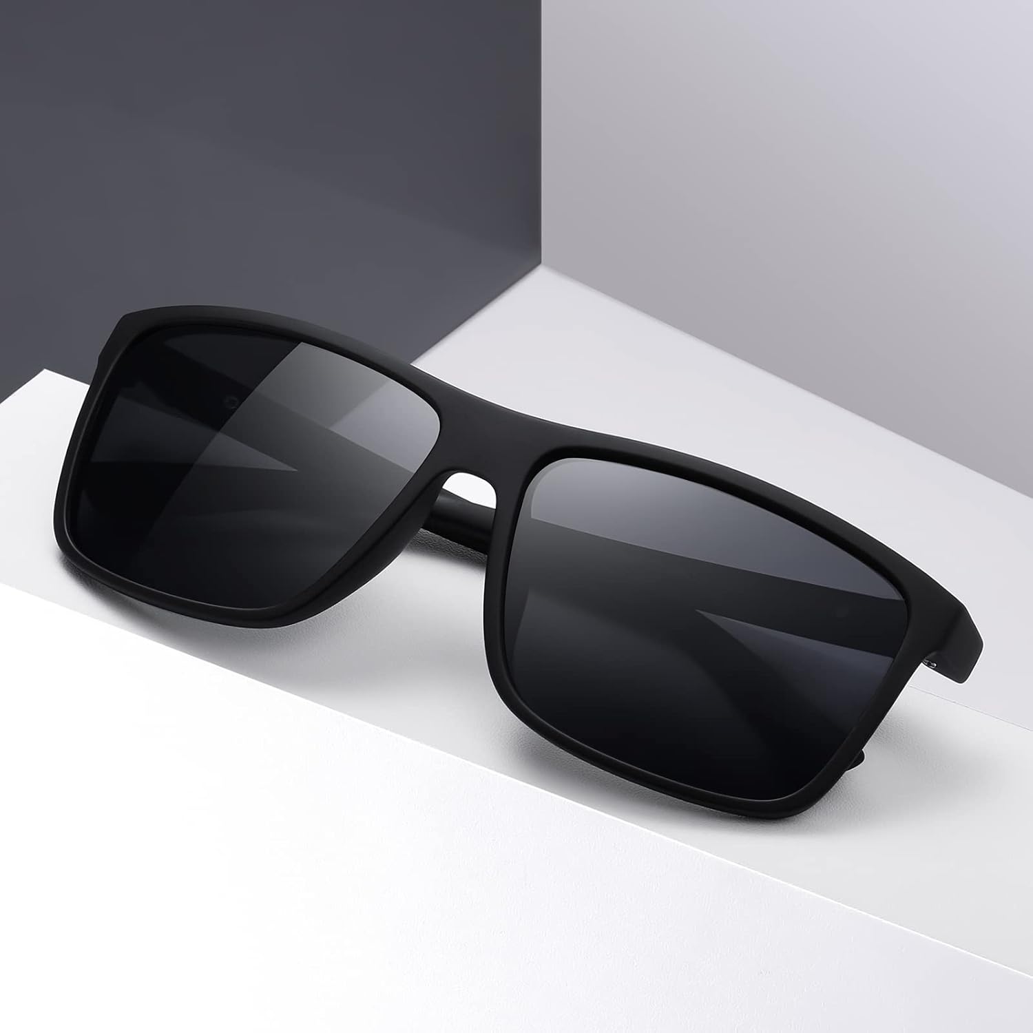 Skiennix Polarized Sunglasses - Black Retro Style for Men & Women | UV Protection for Driving & Fishing