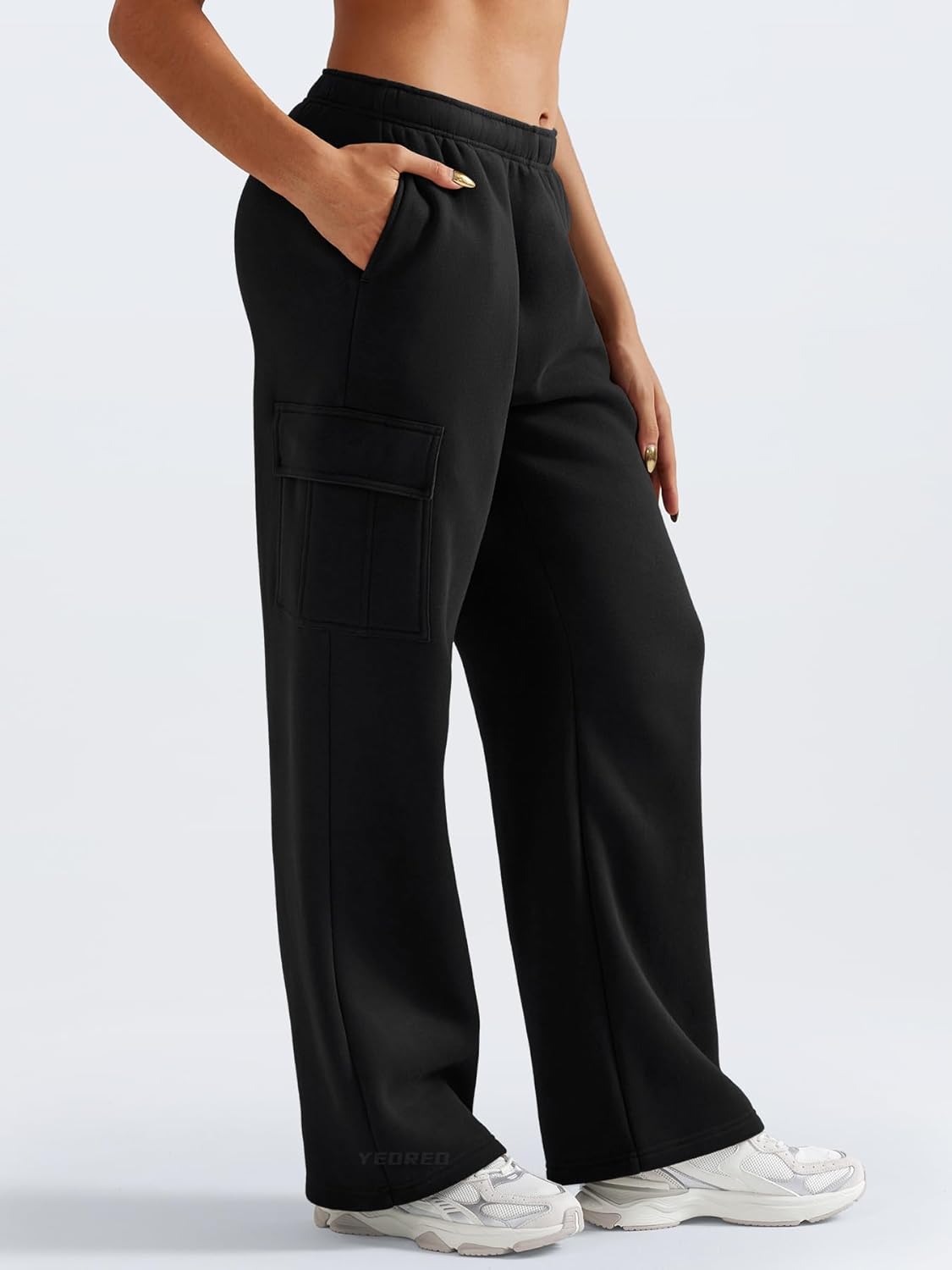 YEOREO Women's Fleece-Lined Cargo Sweatpants - Wide Leg Joggers with Pockets | Comfortable & Stylish
