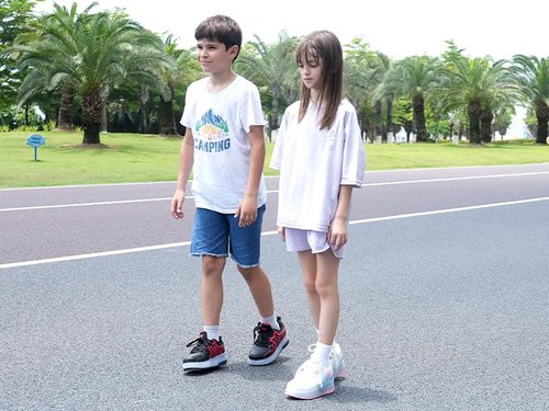 Pairduck Retractable Roller Shoes & Girl Sneaker, Adjustable Roller Skates Suitable for School and Outdoor Activities Black/White