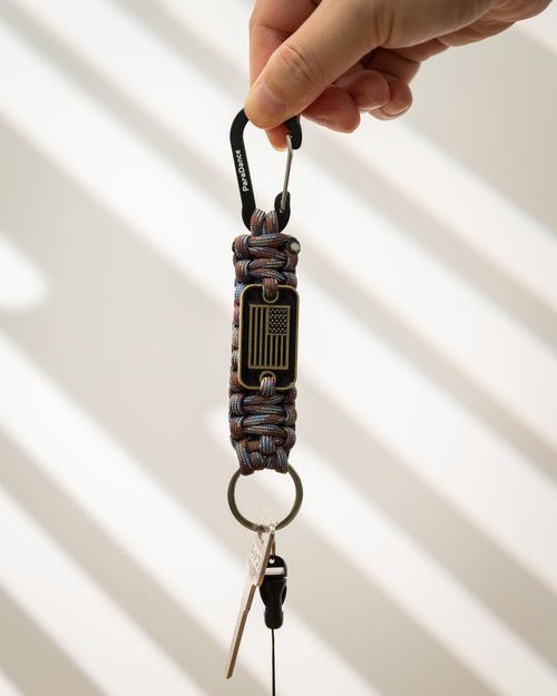 Paracord Keychain Carabiner with Cool USA Flag Men/Women, Military Braided Key Chain with Hook Clip Ring, Heavy Duty Key Lanyard for Car Keys/Backpack, Camping Hiking, 2-Pcs (Green & Camo)