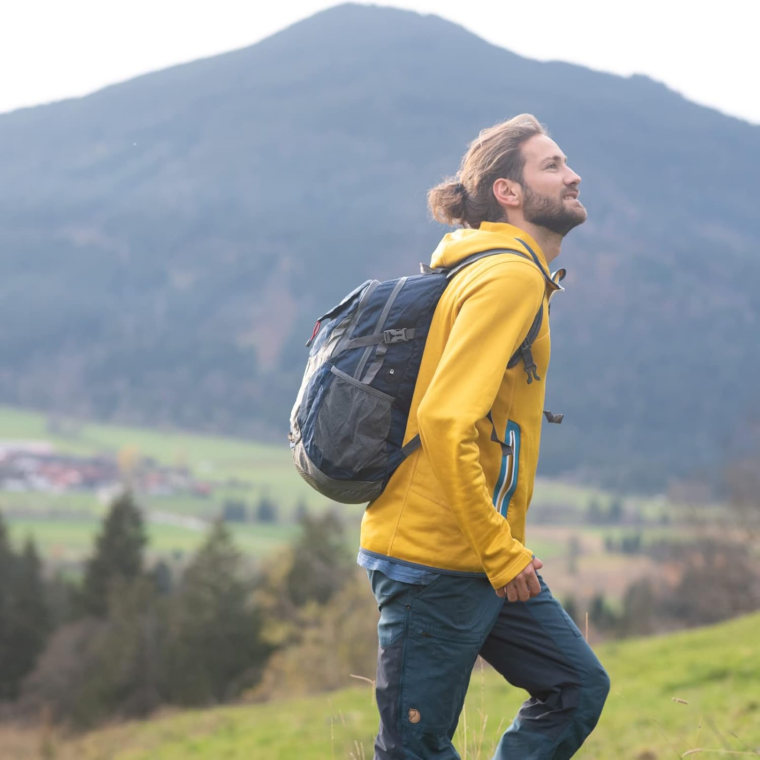 WATERFLY Lightweight 30L Packable Hiking Backpack - Ultralight Travel Daypack for Men & Women
