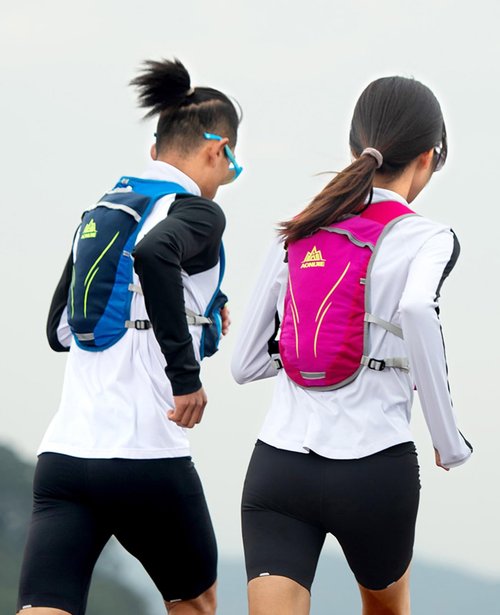 TRIWONDER Running Vest for Men Women Hydration Backpack Water Pack 5.5L Lightweight Runner Marathon Trail Hiking Cycling (02 Black 5.5.5L - with 2L TPU Water Bladder)