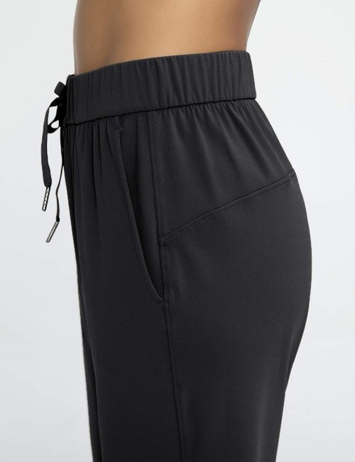 AJISAI Women's 7/8 Joggers - Casual Stretch Travel Pants with Pockets | Petite & Regular Sizes