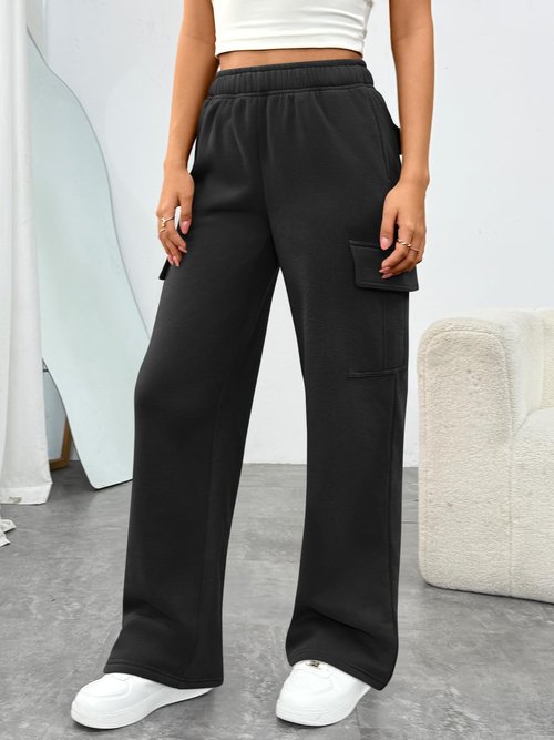 Trendy Queen Women's Cargo Sweatpants, Wide Leg Workwear Pants with Pockets & Elastic Waist, Casual Joggers for Travel Black M