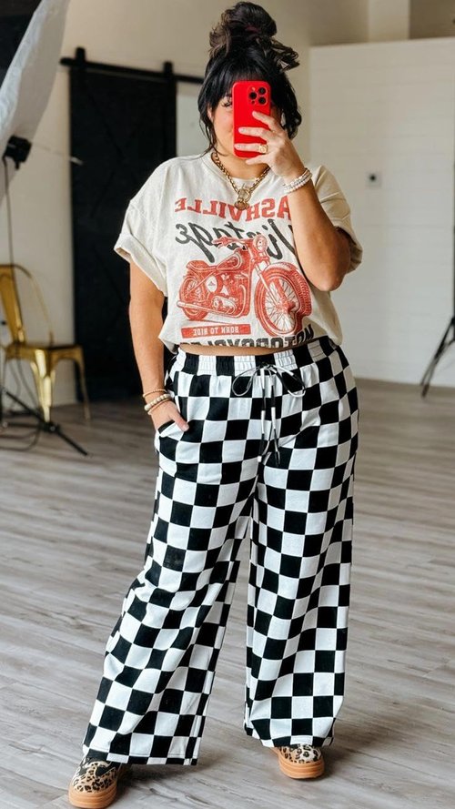 TIYOMI Plus Size Wide Leg Sweatpants for Women 5X Elastic High Waisted Black & White Checkered Pants Yoga Joggers Drawstring Fall Lounge Pants with Pockets 5XL 28W