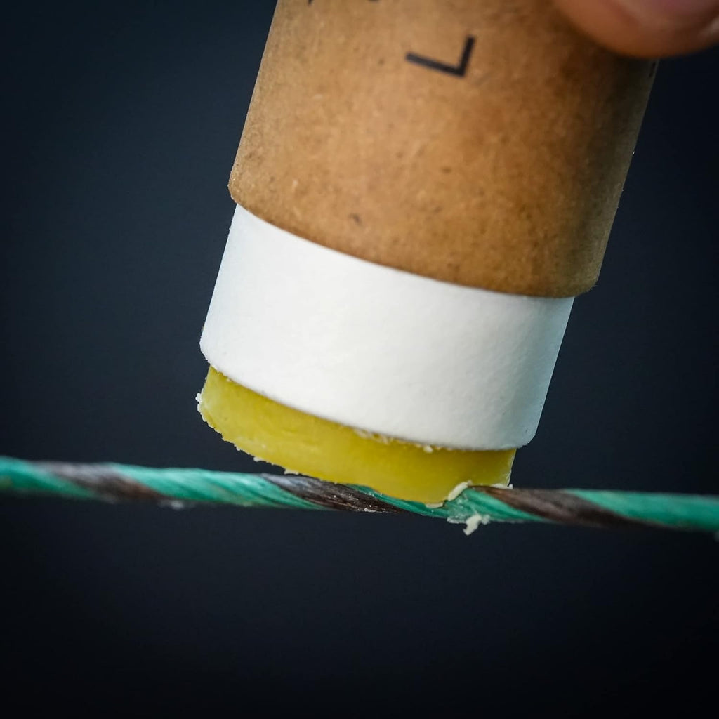 Skiennix Shatterproof Archery Bowstring Wax - Premium Maintenance Wax for Optimal Performance