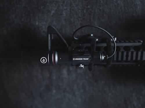 Crimson Trace CWL-202 Waterproof Tactical Flashlight with 900 Lumen LED White Light, Rail Mount and Remote Pressure Pad for Rifles, Shotguns and EDC