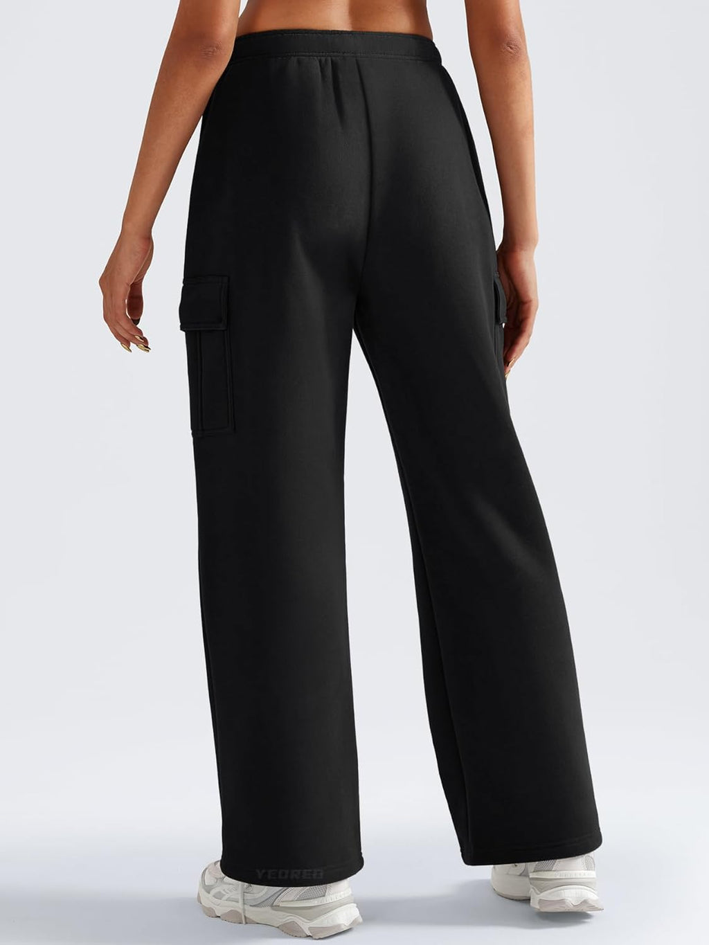 YEOREO Women's Fleece-Lined Cargo Sweatpants - Wide Leg Joggers with Pockets | Comfortable & Stylish