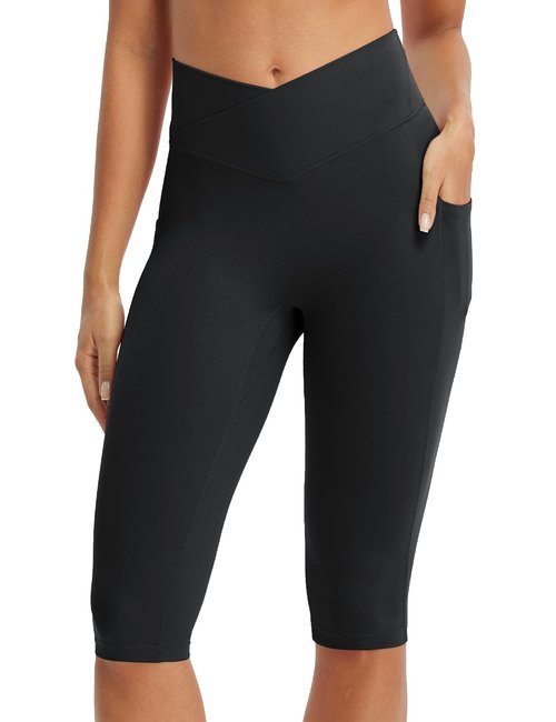 baleaf Capri Leggings for Women Knee Length Yoga Workout Capirs Leggings with Pockets Tummy Control Stretch Black L