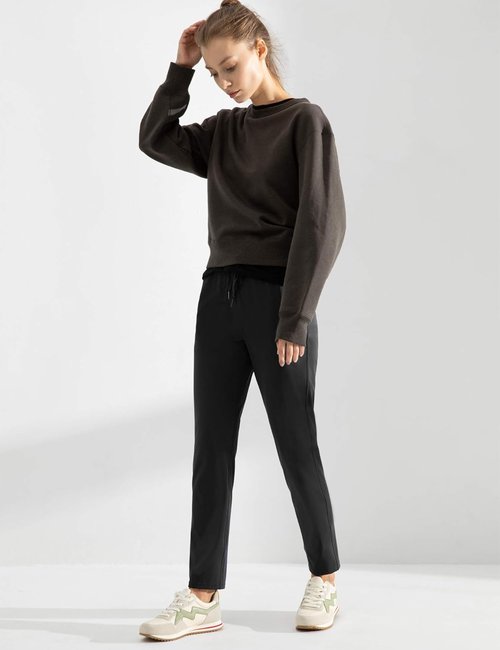 AJISAI Women's 7/8 Joggers - Casual Stretch Travel Pants with Pockets | Petite & Regular Sizes