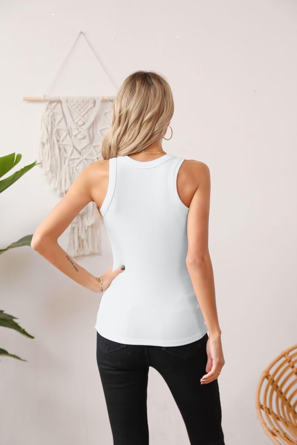 VICHYIE Women's Sleeveless Tank Top - Slim Knit Ribbed Cami Blouse for Summer Wear
