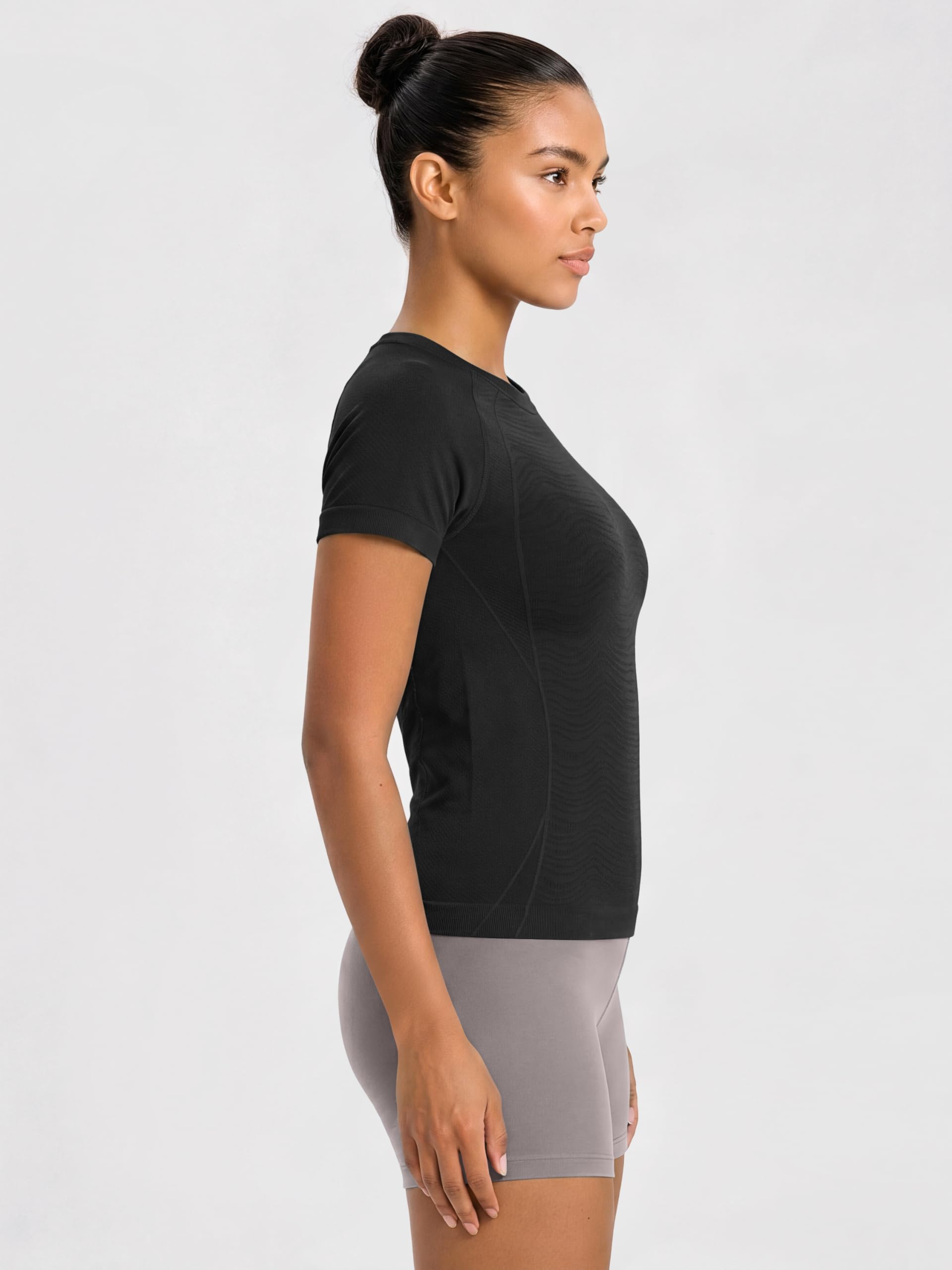 ODODOS Women's Seamless Performance Short Sleeve T-Shirt - Lightweight Breathable Slim Fit Running Workout Top -Waist Length, Black, Small
