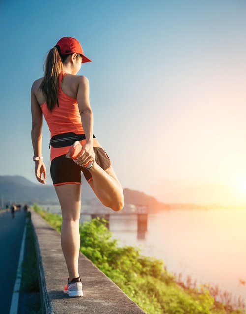 Carriberry Running Belt - Running Fanny Pack for Training, Jogging, and Walking, Slim, Waterproof, Expandable, Waist Bag, Money Keys Cards Phone Holder with Reflective Zipper (Black)