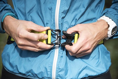 Nathan Peak Running Hydration Waist Pack Belt w/Speed Draw Flask Water Bottle, 18oz/535 ml Push/Pull Race Cap, Expandable Zippered Stretch Pocket
