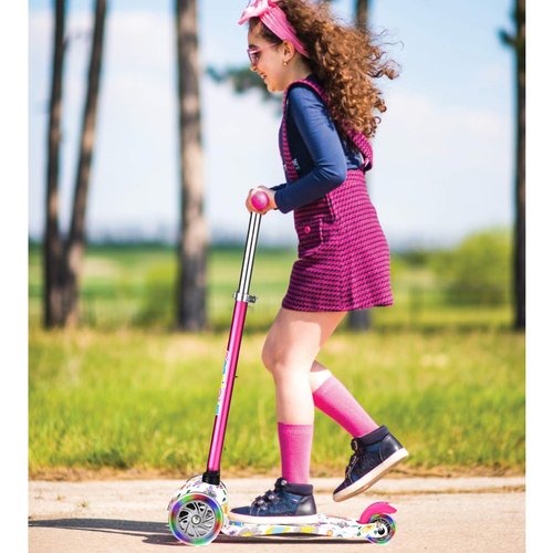 3-Wheel Kick Scooter for Kids Ages 3-8 Lean-to-Steer Toddler Scooter with Extra Wide Light Up Wheels, 4 Adjustable Heights, Foldable Scooters for Boys & Girls, Max Weight 110lbs (Black)