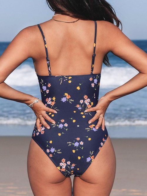 CUPSHE Women's One Piece Swimsuit - Tummy Control V-Neck Bathing Suit for Flattering Fit