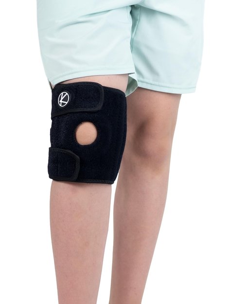 KARM Kids Knee Brace - Osgood Schlatter Knee Brace Youth for Kids, Sports, Pain, Arthritis, Patella, Meniscus Tear, MCL, ACL - Adjustable Compression Support for Child, Boys & Girls (Black)