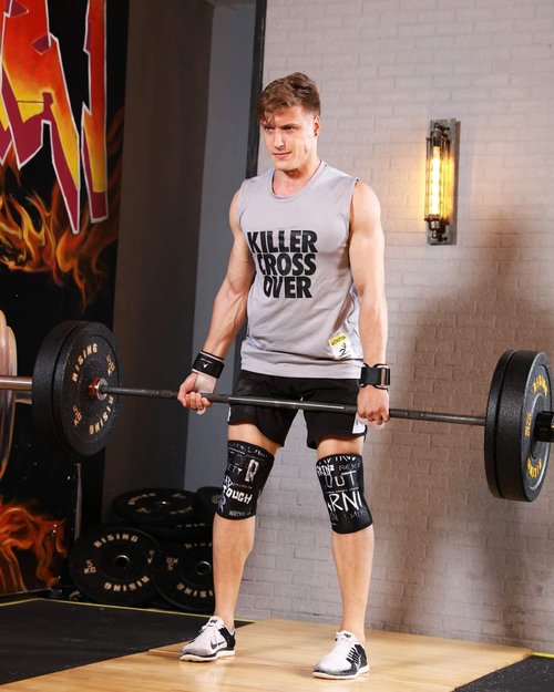 AEOLOS Knee Sleeves (1 Pair)，7mm Compression Knee Braces for Heavy-Lifting,Squats,Gym and Other Sports (Medium)