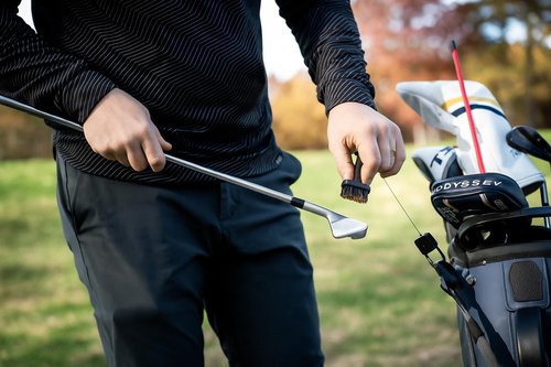 Mini Golf Club Brush - Premium Golf Brush Tool for Effective Cleaning, Durable Golf Club Cleaner Brush with Retractable Cord and Sturdy Bristles - Golf Brush and Groove Cleaner in One
