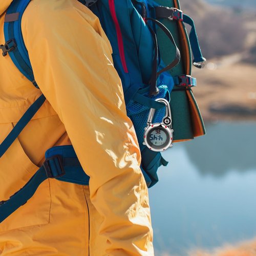 Yardwe Clip on Quartz Watch: Backpack Fob Belt Unisex Pocket Carabiner Watch with for Doctors Nurses Fishing Outdoor Activities