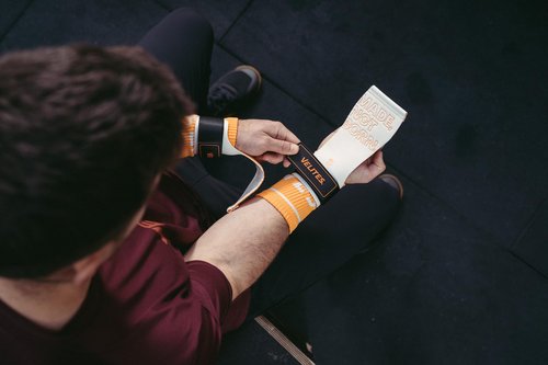 Velites - Official Crossfit® Games Quad Pro Grips - Size XL Color Orange - with Chalk - Wristbands and Carry Bag Included - Pull-ups, Muscle-ups, and Toes-to-bar
