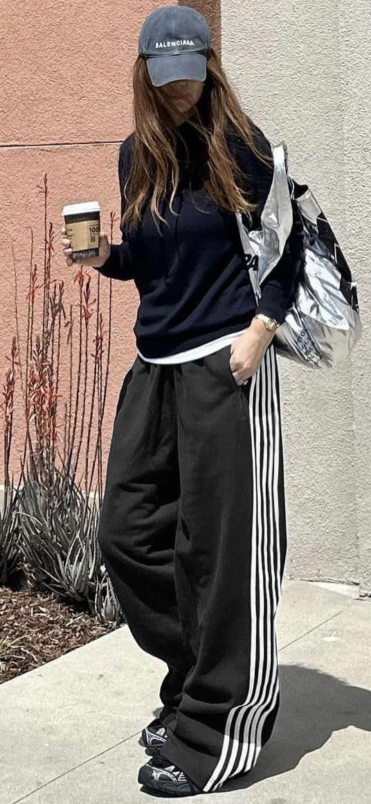 Skiennix Women's Wide Leg Track Pants - Striped Sweatpants with Elastic High Waist & Pockets