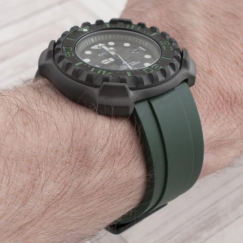 StrapHabit Extra Long Watch Strap for Large Wrists - Quick Release Rubber Band FKM 20mm 22mm (Green, 20mm)