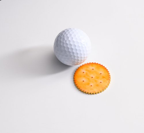 SPORTY BUFF Cracker Golf Ball Marker, Premium Custom 3D Design Ball Marker, Great Golf Accessories Golf Gifts for Men Women Golfers (Gilmore Cracker)