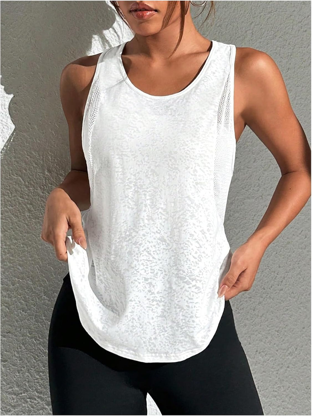 OYOANGLE Women's Mesh Workout Tank Top - Breathable Sleeveless Athletic Shirt for Yoga & Gym