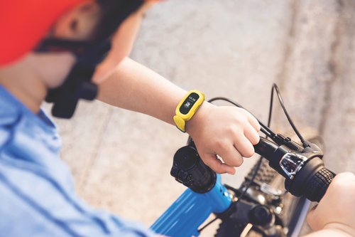 Fitbit Ace 3 Activity-Tracker for Kids 6+, Minions Special Edition, Yellow, One Size