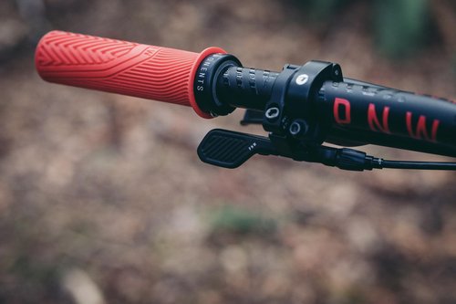 PNW Components Puget Dropper Lever Kit - MTB Dropper Post Remote Lever - Includes Jagwire Cable & Housing - Standard 22.2mm Clamp Compatibility