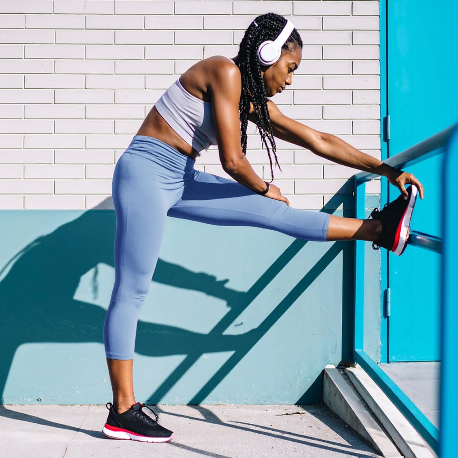 TNNZEET Capri Leggings - High Waisted Tummy Control Black Leggings with Pockets for Yoga & Cycling