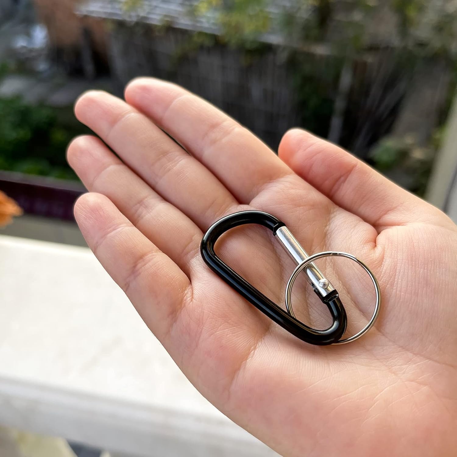 Skiennix 30PCS Aluminum Carabiner Clips - Durable D Shape Spring Snap Hooks with Keyring Keychain