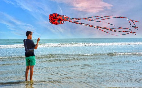 Kizh Kite Octopus - Large Frameless Soft Parafoil Kite for Kids & Adults | Easy Flyer for Outdoor Fun, 150 Inches Long