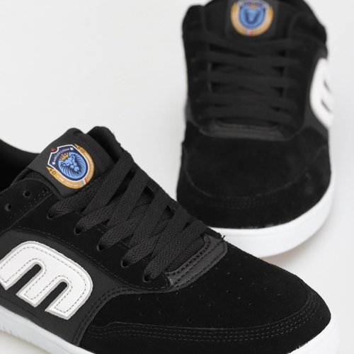 Etnies The Aurelien – Contemporary Athletic Skate Look, Reinforced Build, Michelin Outsole 3 x More Durable - Black/White - 9.5